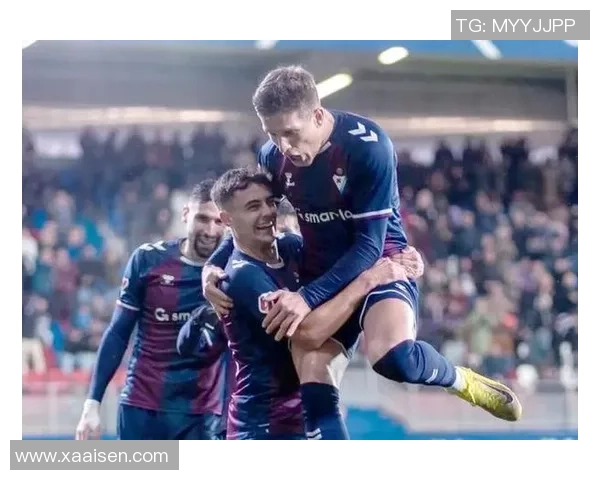 希洪运动与埃瓦尔的精彩对决分析及赛季表现回顾